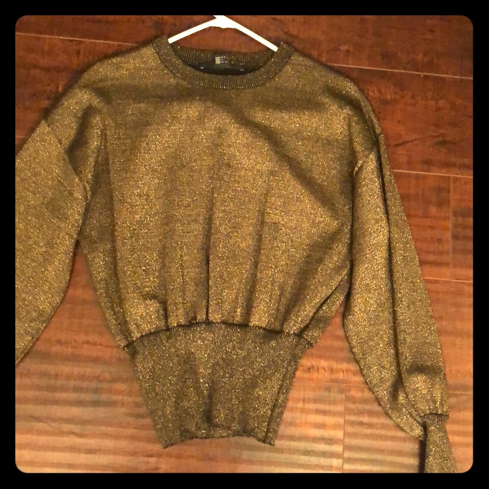 Gold Sweater 🖤